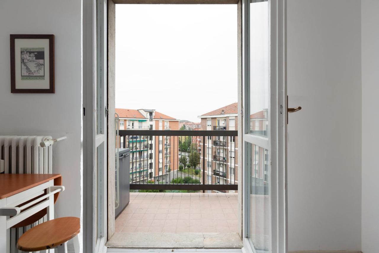Apartment With Balcony -Bisceglie Red Line Subway ميلان المظهر الخارجي الصورة