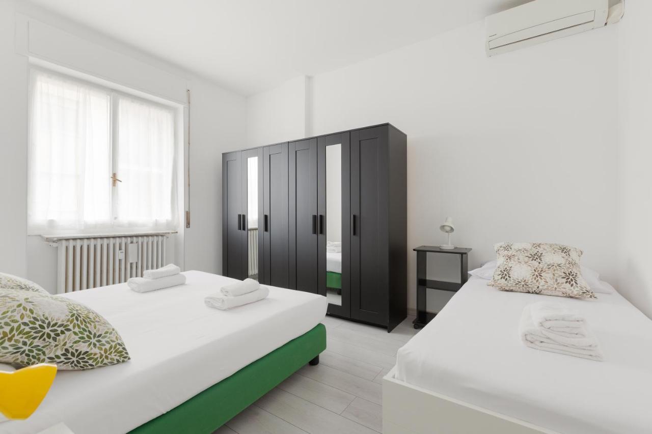 Apartment With Balcony -Bisceglie Red Line Subway ميلان المظهر الخارجي الصورة